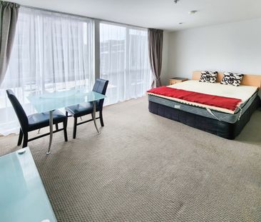 Inner City Studio Furnished Apartment. - Photo 5