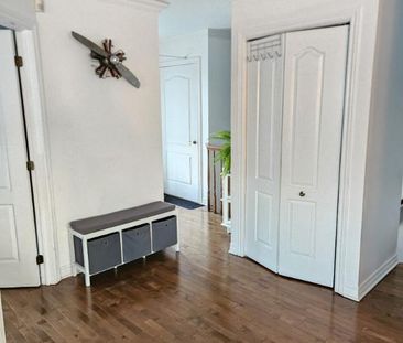 MAGNIFIQUE CONDO 4 1/2 À STE-THÉRÈSE DANS UN DÉCOR EXTÉRIEUR TOUT E... - Photo 3