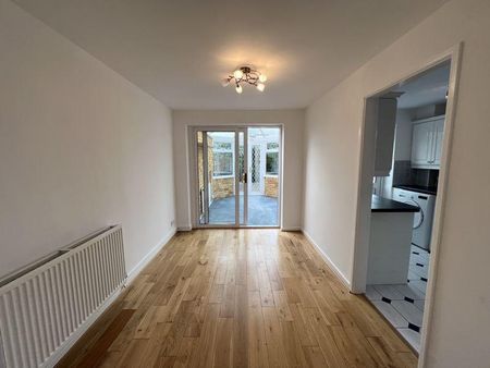 3 bedroom semi-detached house to rent - Photo 4