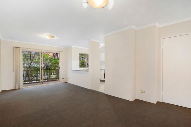 Modern Apartment with Resort-Style Facilities in Prime Redfern Location - Photo 1