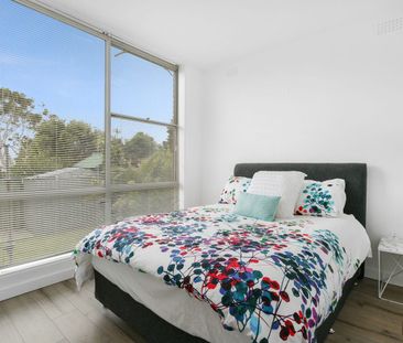 Beautiful Ground Floor Unit - Photo 2