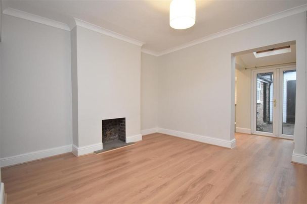 2 bedroom terraced house to rent - Photo 1