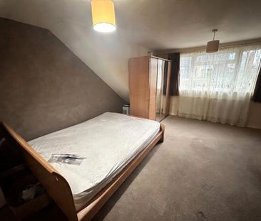 3 bedroom end of terrace house to rent - Photo 4