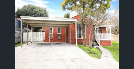 Nice & neat 2 bedrooms unit for lease - Photo 4