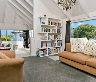 Beautiful Spacious Home - Photo 4