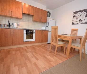 21, Manor Fold, Horsforth, Leeds, West Yorkshire, LS18 4DG - Photo 6