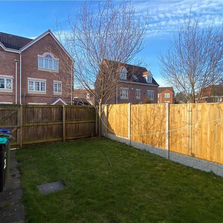 3 bedroom house to rent Cairngorm Drive, Mansfield, NG18 - Photo 1