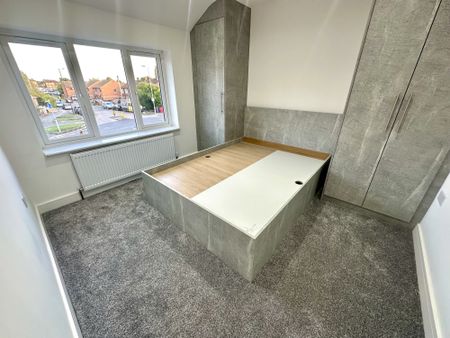 Long Readings Lane, Berkshire, SL2 - Photo 2