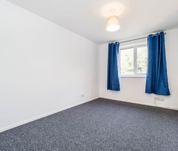 2 Bed Flat, Greenslade Road, IG11 - Photo 5