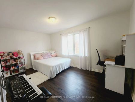Detached Home For Lease | E9237552 - Photo 5