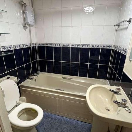 St. Johns Court, Grantham, Lincolnshire, NG31 - Photo 4