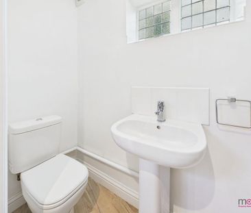 2 bedroom end of terrace house to rent - Photo 1