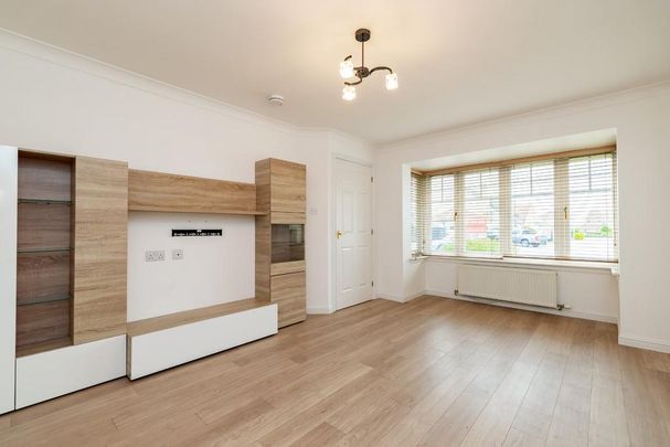 4 bedroom detached house to rent - Photo 1