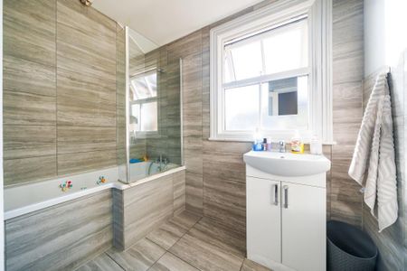 2 bedroom maisonette to rent - Photo 4