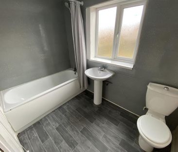 4 bedroom end of terrace house to rent - Photo 5
