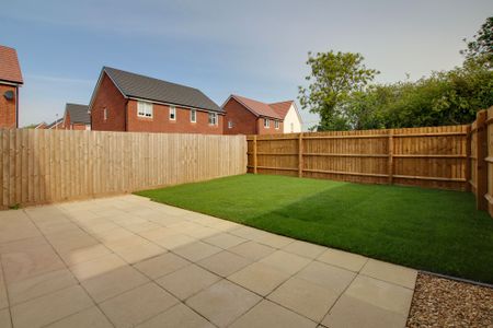 2 bed semi-detached house to rent in Wicket Close, Hinckley, LE10 - Photo 5