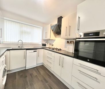 2 bed apartment to rent in Blundellsands Road East, Liverpool, L23 - Photo 4