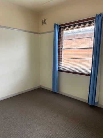 Cute Cottage. Great Location - Photo 3