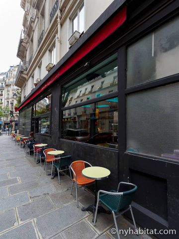 Logement à Paris, Location meublée - Photo 3