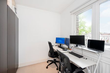 2 Bed Flat, Frognal, NW3 - Photo 2