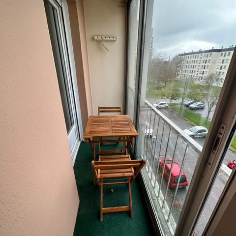 A louer Brest Bellevue/Facs grande chambre meublé+douche dans colocation - Photo 1