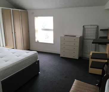 1 Bed Flat, Sheil Road, L6 - Photo 4