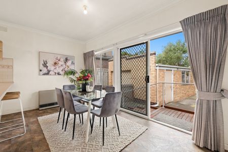 8 Courtney Street, Cheltenham - Photo 3
