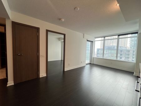 For Lease - 19 Bathurst Street Unit# 1815, Toronto, Ontario - Photo 2