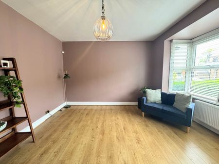 Thornham Lane, Royton - Photo 4