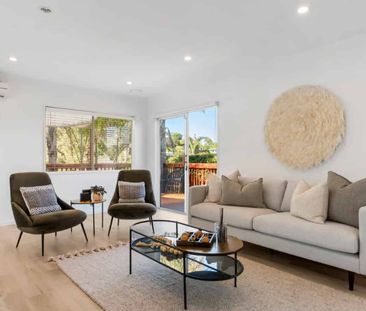 Coastal 3 Bedroom Beach Haven Retreat with Harbour Glimpses - Photo 1