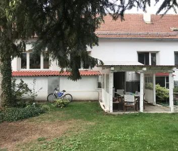 Mietwohnung in entzückendem Haus mit Garten - Photo 3