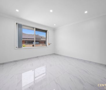 Prime Location! Renovated Family Home! - Photo 3