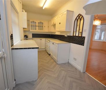 2 bedroom terraced house to rent - Photo 2