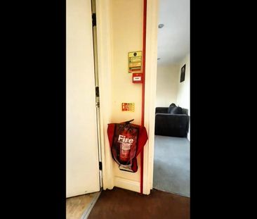 Room in a Shared Flat, Northborough Road, SW16 - Photo 3