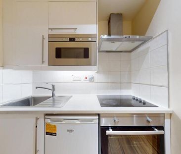 Studio to rent - Photo 3