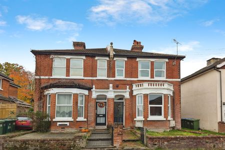 Oaktree Road, SO18 - Photo 4