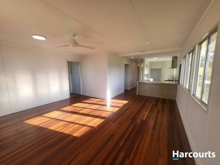 Beautiful Home With Scenic Views - Photo 3