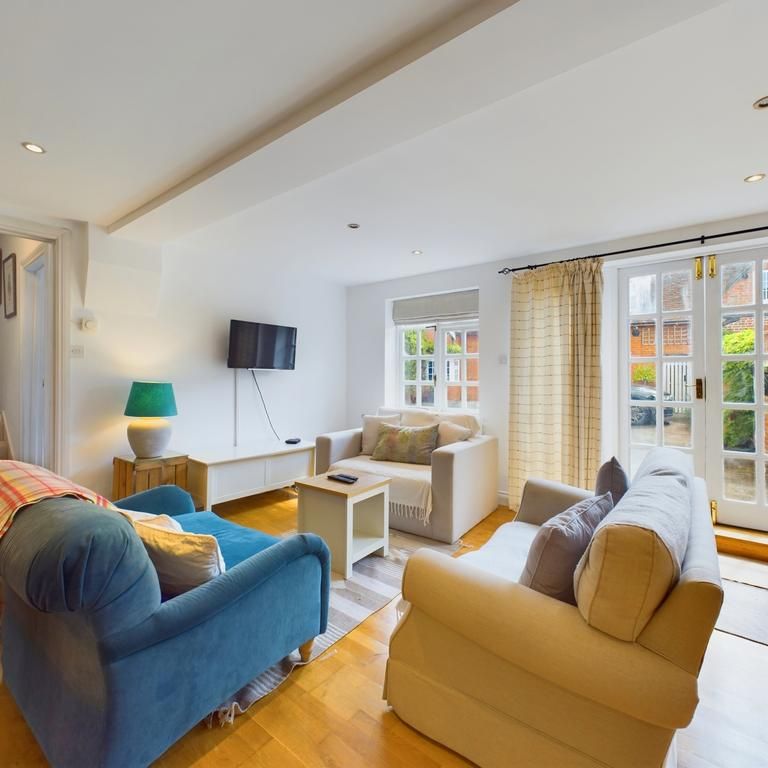 2 bedroom cottage to rent - Photo 1