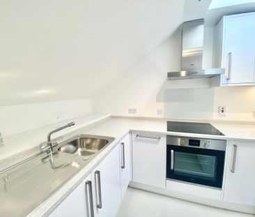 Oakwood Road, St. Albans, Bricket Wood - Photo 5