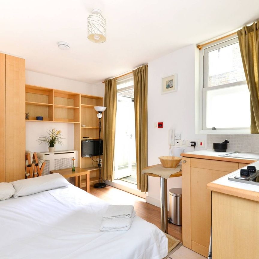 Studio Flat, Fairholme Road, W14 - Photo 1