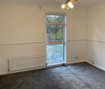 3 bedroom end of terrace house to rent - Photo 1