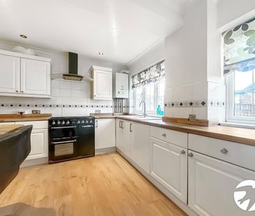 4 bedroom semi-detached house to rent - Photo 5