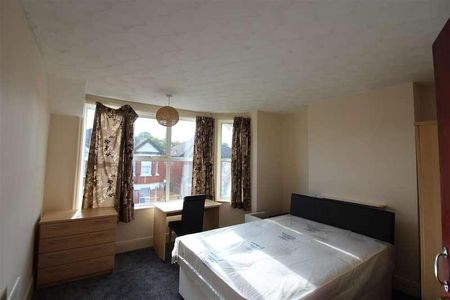 Newcombe Road, Southampton, SO15 - Photo 2