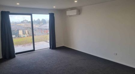 Modern Three Bedroom Home, Handy Hospital Location - Photo 2