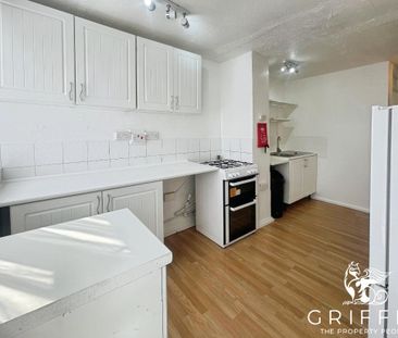 Hobart Road, Tilbury, RM18 - Photo 4