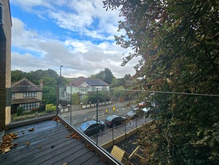 2 Bedroom Apartment, Norbury Avenue, London - Photo 4