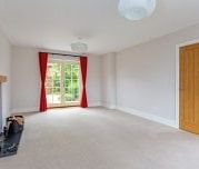 4 bedroom detached house to rent - Photo 2