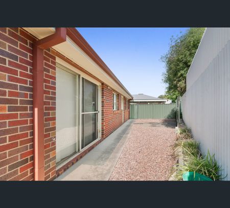 10/14 Butts Road, Eaglehawk, Vic 3556 - Photo 5