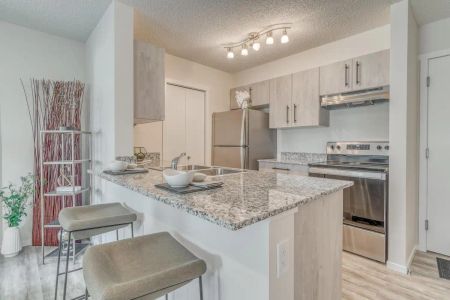 Edgemont Estates — 2 Bedroom 2 Bath - Photo 3