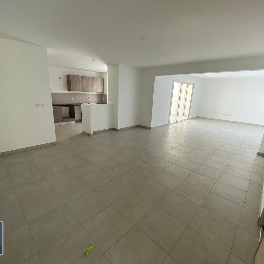 Location Appartement 4 pièces 114m² STE CLOTILDE 97490 - Photo 1